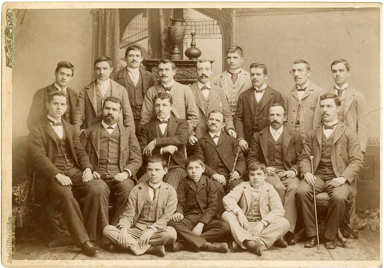 Miembros de la Sociedad Filantrópica Hijos de El Royo y Derroñadas en Buenos Aires (Argentina). Archivo Histórico Provincial de Soria, AHPSo
