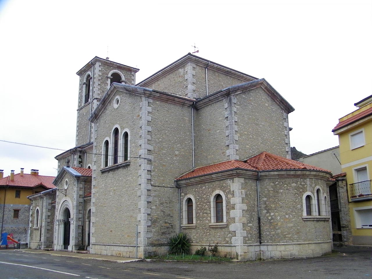 Iglesia de San Pedro Ad Víncula. Crémenes, León