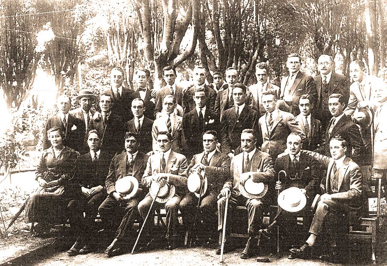 emigrantes naturales de Rodiezmo (León), y miembros del Club denominado La Bombilla, México D. F. (México)