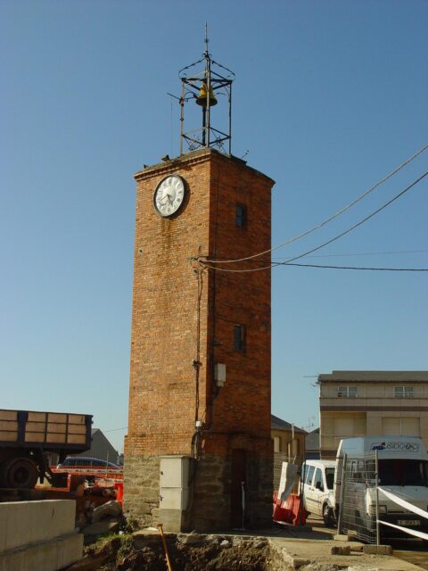 Torre del reloj de Camponaraya, León