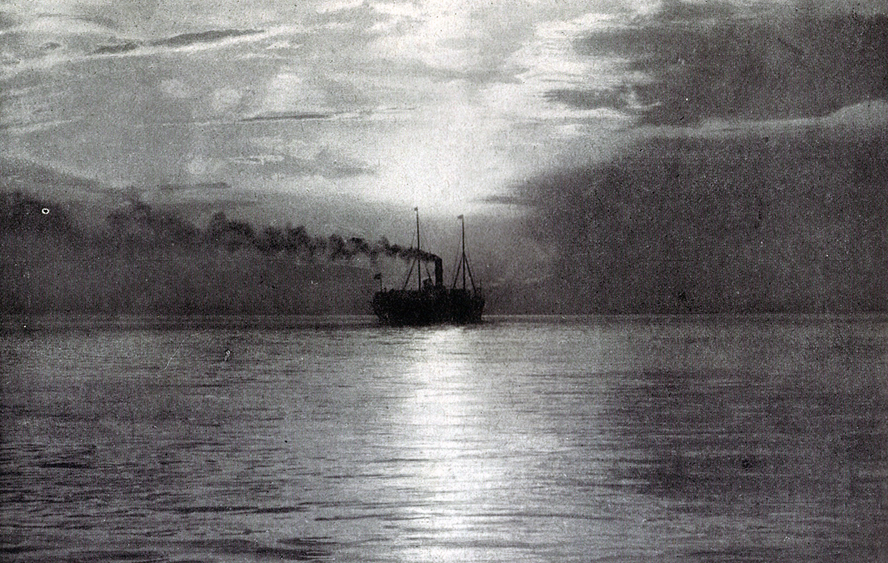 Vapor transatlántico entrando en La Habana, hacia 1919